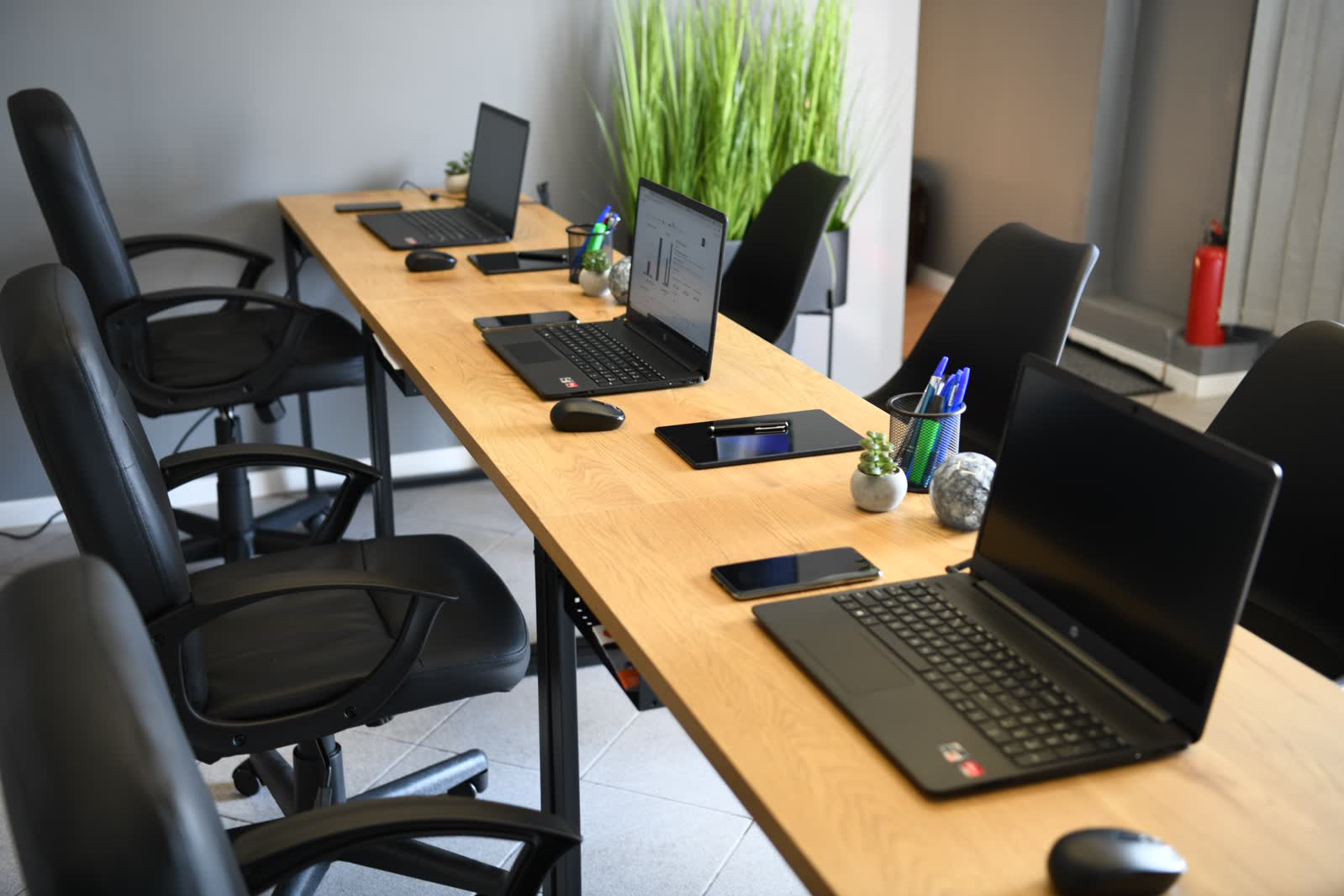 Arval Center MOTOER - serwis marki Tesla (strefa przyjęcia)